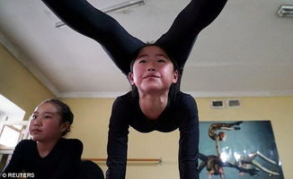 蒙古9岁幼童练柔术 第一次痛到哭 