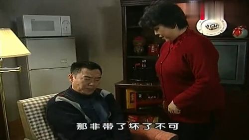 女儿看上对门穷小子,老妈气得说对门坏话,对门大妈听到后急了 