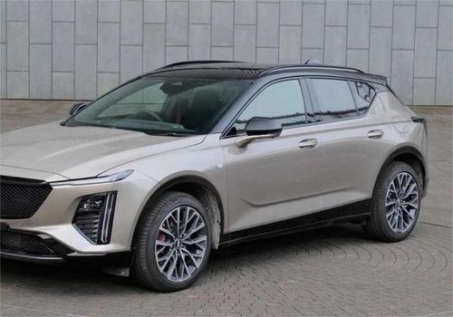 标题：最便宜的凯迪拉克SUV？GT4实车街拍，轿跑风格配曲面双联屏