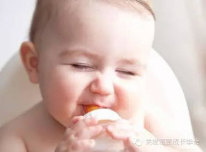 宝宝吃奶，新生儿正确的吃奶方式