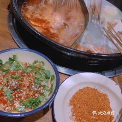 龙窑砂锅串串香 友谊店 的鸳鸯锅底好不好吃 用户评价口味怎么样 上海美食鸳鸯锅底实拍图片 大众点评 