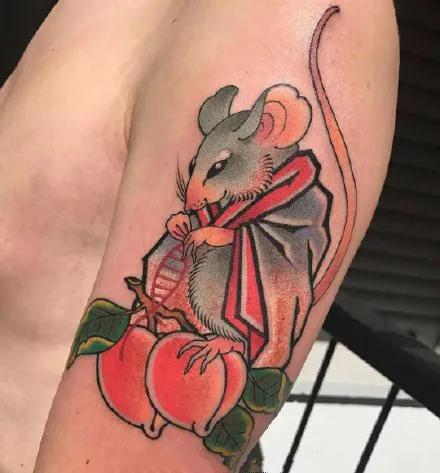 纹身里面的小老鼠