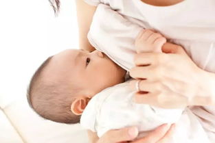 原创哺乳期来大姨妈就不能给宝宝喂奶了吗？这个说法也太荒谬了