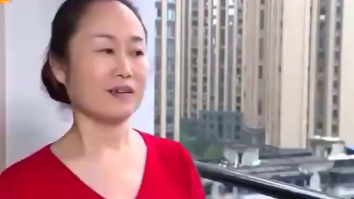 女儿给父亲请保姆,结果保姆好吃懒做,还嫌父亲事多 