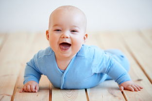 四个月的宝宝发育标准(四个月的婴儿身高体重标准是多少)
