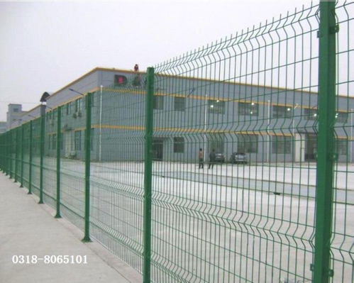 钢丝网围栏,精美三角折弯钢丝网围栏,适合用于工厂围栏