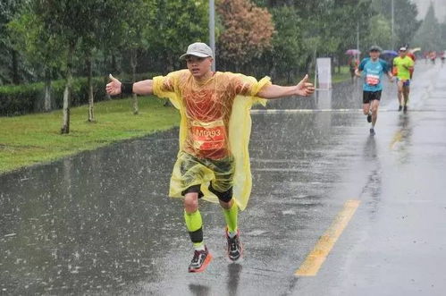 9日的汉马可能在雨中进行 雨中马拉松怎么跑 