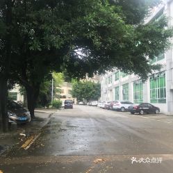 深圳坂田附近哪里人比较少可以停车(大水坑三村附近免费停车场)