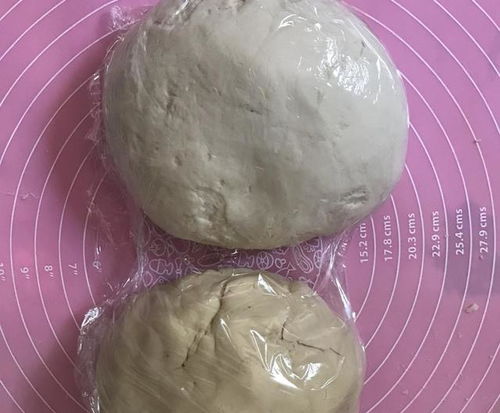 中式点心白皮酥做法,猪油和面静置半小时,成品香酥还不腻