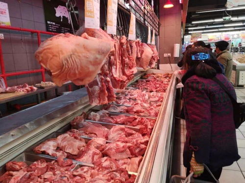 女子为煮午饭偷猪肉,被绑街头电线杆上示众,见义勇为小心犯罪