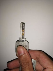 钥匙丢了怎么办 这种钥匙自己开好开吗 照片是拍隔壁的钥匙 我们用的门锁都是一样的 