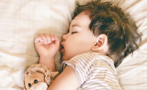 爱睡午觉和从不睡午觉的孩子,会有明显差距,专家 父母需放心上