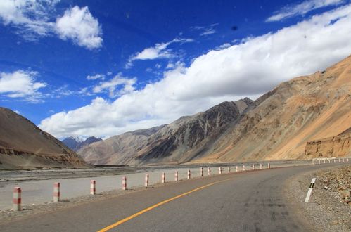 中国最长的公路,全长超1万公里,比川藏线还要美