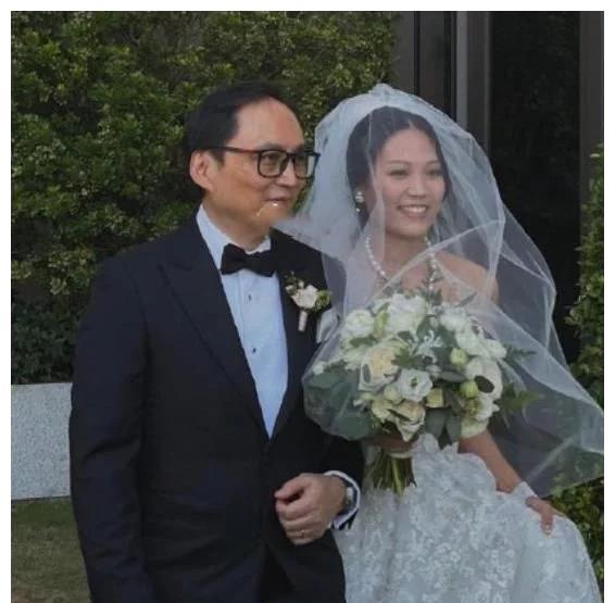 香港豪门最低调婚礼,吴婉芳长子迎娶霍英东孙女