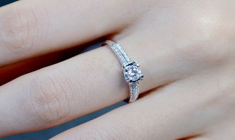 订婚戒指戴哪个手指,订婚戒指戴哪个手指｜正确的订婚戒指戴法
