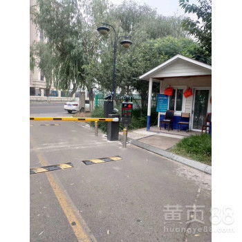 大货场停车场道闸停车场道闸杆价格及结构分类介绍