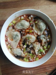 酸汤水饺的酸汤怎么调 有些饭店里的酸汤水饺的汤很好喝，为什么自己在家里就调不出那个味道？ 