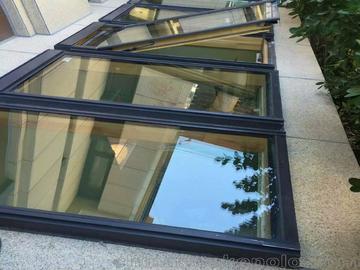 阜阳排烟天窗工程,太和县三角形排烟天窗设计安装