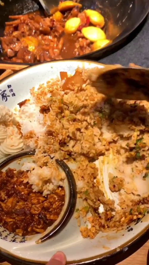 吃遍东北 东北有种火锅叫铁锅炖,大闸蟹铁锅炖见过么 