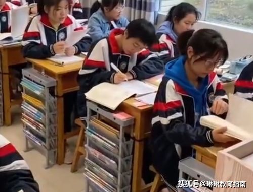 学校为学生 特定书架 ,书桌再也不乱了,但学生的乐趣却没了