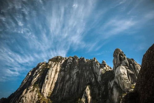 中国最险峻的两座山,攀爬难度极大,游客 心理素质不好慎行