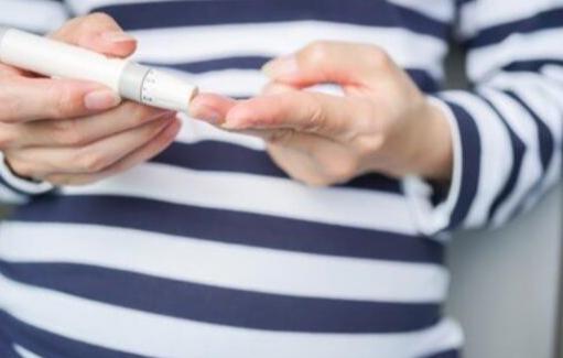 血糖高几个月容易畸形 怀孕三个月孕妇血糖高怎么办