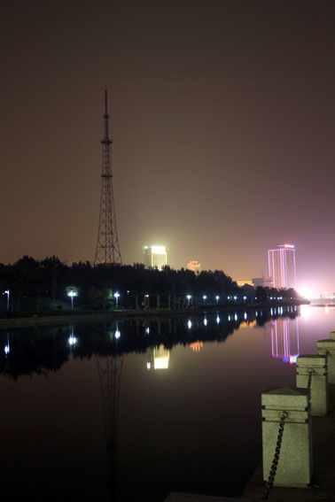 新人学拍城市夜景 处女贴,请前辈指导 