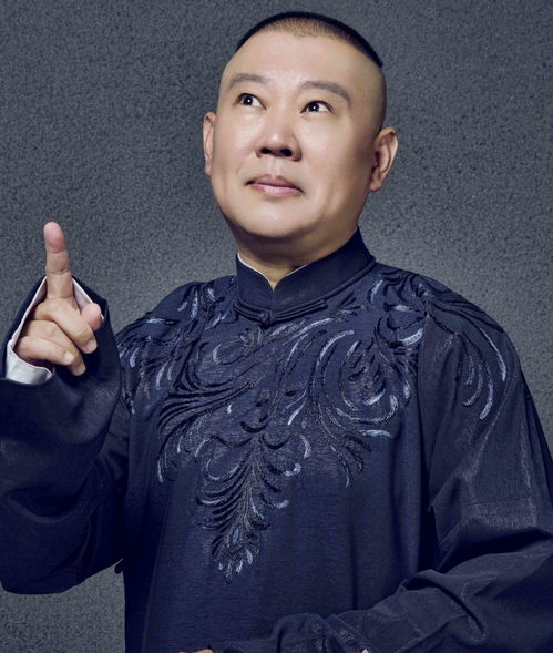 相声界幸事,郭德纲一声 师哥 ,透露了他与冯巩的关系 