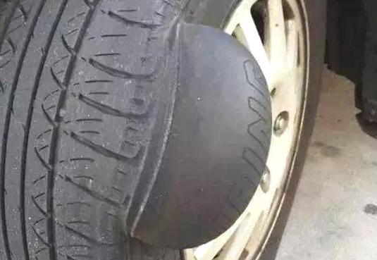 汽车轮胎损坏可以维修吗(汽车轮胎损坏可以报保险吗)