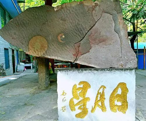 豫陕晋三地联游 绝色美景挂壁公路 壶口瀑布 丹霞雨岳大峡谷 皇城相府,更有传统非遗 打铁花,给你非凡的体验