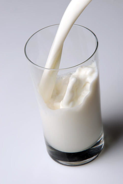 喝牛奶的个性说说(有关喝牛奶的说说)