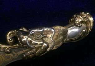 珍藏于美国大都会博物馆的西藏法器 摩羯钺 