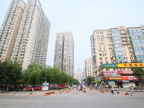中国最大的小区在哪 该小区居民接近60万人口,拥有近700栋楼
