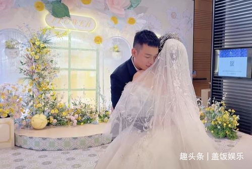 知名网红领证一年后办婚礼 现场奢华如城堡,鸽子蛋钻戒亮到反光