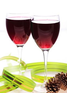 红葡萄酒的功效与作用 红葡萄酒的功效与作用是什么