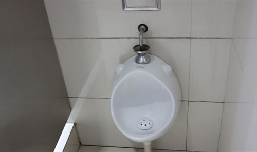 杭州一医院女厕设男童便池引争议 称设立5年无投诉,未侵犯隐私