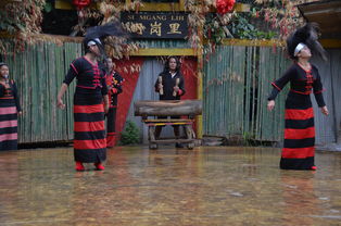 云南名族村佤族与布朗族歌舞