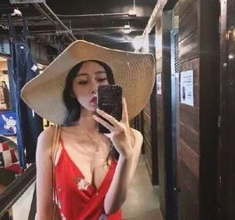 女网友求助适合大胸的吊带或上衣,结果评论区成了晒胸大赛 很美 