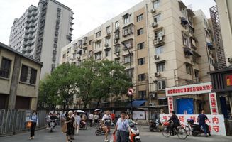 南京市太平南路日月大厦29楼E座中总共有几家公司，分别叫什么?