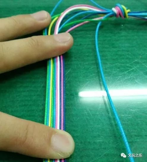 教你编绳 类似藏式九眼风格手链的编织方法,想学的进来