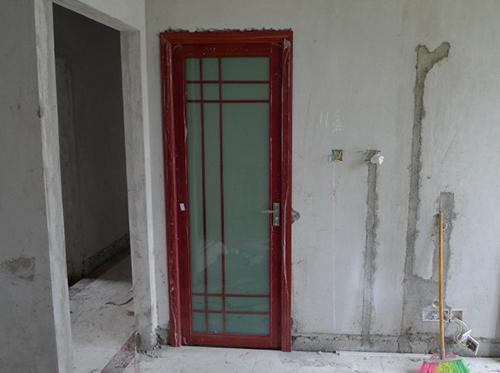 塑钢门如何改装成铝合金门(塑钢门窗能改窗户吗)