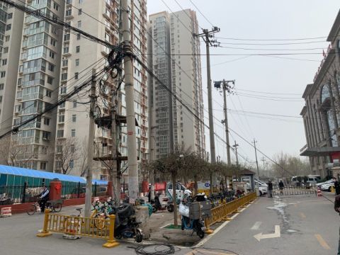 北京万泉寺北路修了十多年还没开通,周围小区居民叫苦不迭