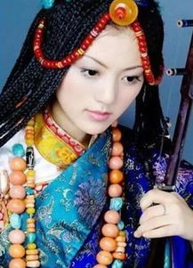 揭秘藏族人喜欢全身戴满蜜蜡的真相