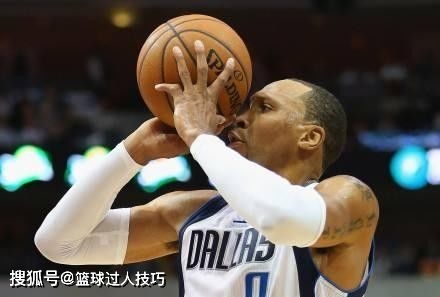 NBA球员有多不容易 詹姆斯穿地球最好的球鞋,脚趾却依旧变形