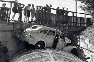 老照片 车祸,空难,脱轨,一百年前的交通事故现场