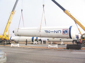 天津大火箭运输 车队长109米 850公里交警护送 