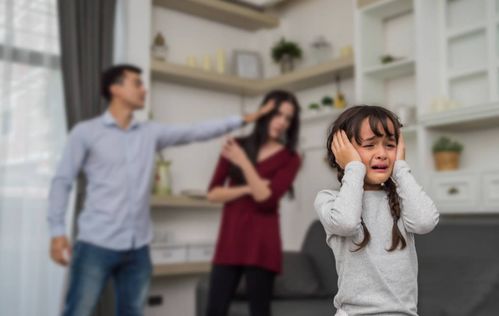 遇上两种父母,孩子的自卑会从心底里透出来,跟穷富无关