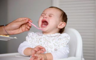 警惕 宝宝高烧 哭闹 抗拒吃饭 也许是疱疹性咽峡炎,会 传 染