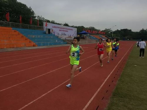 看学霸田径场上如何玩转冠军 破纪录 和顺一中荣获里水镇中小学田径赛团体第一名及道德风尚奖 