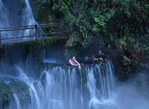 欣赏 全球唯一的瀑布温泉,竟在我国四川,水质和舒适度远超日本